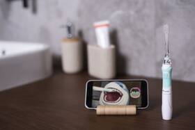 Zubní kartáček TrueLife SonicBrush Kid G bílý

 obrázek produktu 7 z 8