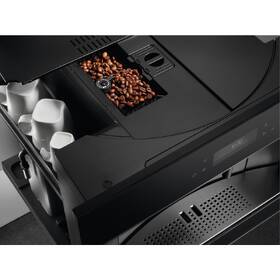 Vestavné espresso AEG KKB894500B černá barva
