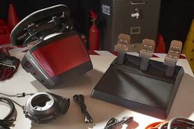 Volant Thrustmaster TS-XW Racer pro Xbox One, One X, One S, Series, PC + pedály černý

 obrázek produktu 9 z 11