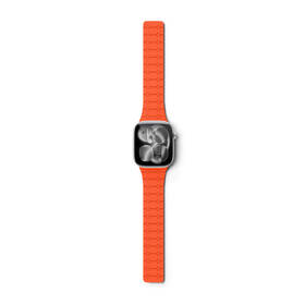Řemínek Epico Magnetic+ Silicone na Apple Watch SE (44mm)/Series 1-9 (42/44/45mm) 10-11 (46mm)/Ultra (49mm) oranžový

 obrázek produktu 3 z 3