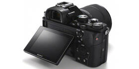 Digitální fotoaparát Sony 7 + FE 28-70 OSS černý

 obrázek produktu 1 z 10