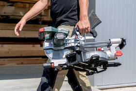 Pila pokosová Metabo KGS 18 LTX BL 216 (s baterií) 614216650 

 obrázek produktu 1 z 7