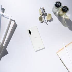 Mobilní telefon Sony 10.II bílá barva
