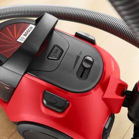 Podlahový vysavač Bosch BGC05RD2H červený

 obrázek produktu 10 z 11