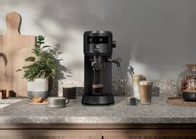 Pákový kávovar Electrolux E6EC1-6BST 

 obrázek produktu 17 z 17