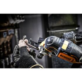 Multibruska Dewalt DCS356N (bez baterie) 

 obrázek produktu 4 z 4
