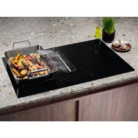 Indukční varná deska s odsáváním Electrolux KCC84453CK černá

 obrázek produktu 7 z 10