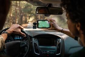 Navigační systém GPS Tomtom GO NAVIGATOR 6 
