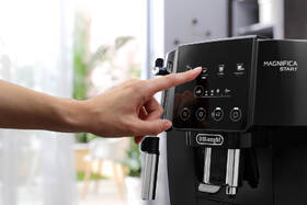 Automatický kávovar De'Longhi ECAM 220.21 B černá barva
