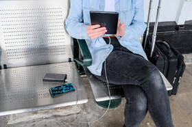 Powerbanka Verbatim 20000 mAh, USB-C PD, QC 3.0 stříbrná

 obrázek produktu 7 z 9
