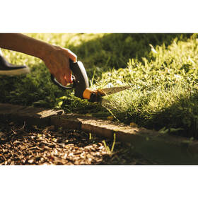 Nůžky na trávu Fiskars A000016652 Servo-System GS42 černé

 obrázek produktu 5 z 5