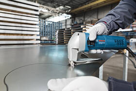 Nůžky na plech Bosch Professional GSC 75-16 

 obrázek produktu 4 z 5