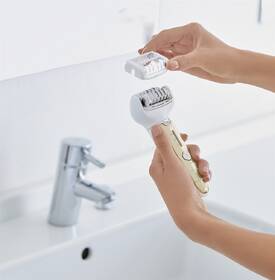 Epilátor Panasonic ES-EL7B-N503 zlatý

 obrázek produktu 18 z 21
