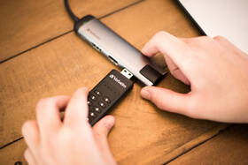 USB Flash Verbatim Keypad Secure, 128GB USB 3.0 černý

 obrázek produktu 8 z 11
