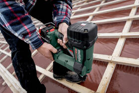 Hřebíkovačka Metabo NFR 18 LTX 90 BL (bez baterie) 612090840 

 obrázek produktu 8 z 8