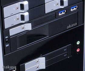 Rámeček AKASA Lokstor M51 2.5" & 3.5" SATA HDD Dock in 5.25" PC Bay, USB 3.0 pass through černý

 obrázek produktu 6 z 6