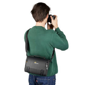 Brašna Lowepro Adventura SH 140 III černá

 obrázek produktu 7 z 7