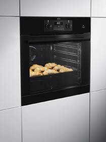 Trouba AEG BEB351110B černá

 obrázek produktu 5 z 6