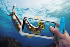 Pouzdro na mobil sportovní FIXED Float, IPX8 modré

 obrázek produktu 6 z 10