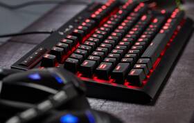 Klávesnice Corsair K63, Cherry MX Red, US černá

 obrázek produktu 8 z 10