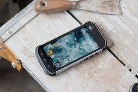 Mobilní telefon Caterpillar S40 černý

 obrázek produktu 8 z 15
