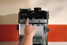 Pákový kávovar Ninja ES301EU Luxe Café MINI černý/stříbrný

 obrázek produktu 15 z 15