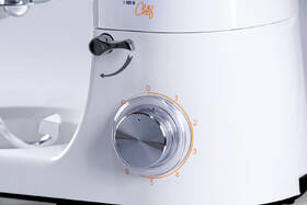 Kuchyňský robot Orava Chef bílý

 obrázek produktu 2 z 19