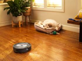 Robotický vysavač iRobot Roomba j7 černá barva
