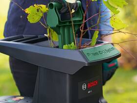 Drtič zahradního odpadu Bosch AXT 25 D 

 obrázek produktu 3 z 4