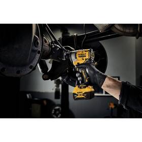 Utahovák rázový Dewalt DCF903P1 (s baterií) 

 obrázek produktu 2 z 2