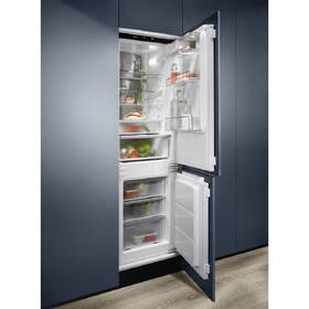 Chladnička s mrazničkou Electrolux ENC8ME18R bílá

 obrázek produktu 6 z 8