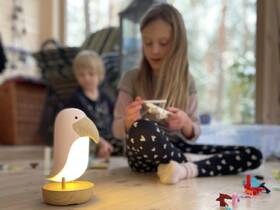 Dětská LED lampička Rabbit & Friends ptáček s reproduktorem bílá barva
