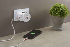 Cestovní adaptér SKROSS pro celý svět, USB/USB-C 45W bílý

 obrázek produktu 7 z 8