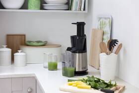 Odšťavňovač RUSSELL HOBBS 25170-56 Slow Juicer černý/nerez

 obrázek produktu 9 z 13