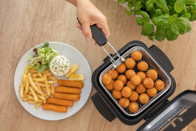 Fritéza Sencor SFR 6200SS 

 obrázek produktu 8 z 12