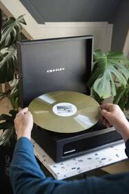 Gramofon Crosley Voyager BT černý

 obrázek produktu 7 z 7