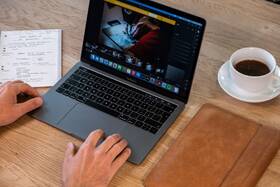 Pouzdro FIXED Oxford na Apple MacBook Pro 14" hnědé

 obrázek produktu 4 z 7