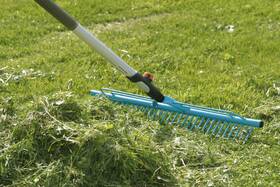 Hrábě Gardena Combisystem zelené

 obrázek produktu 3 z 3