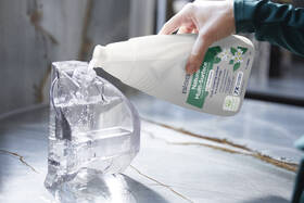 Čisticí přípravek Bissell 3096 Natural Multi-Surface 1L 

 obrázek produktu 3 z 5