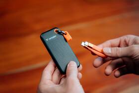 SSD externí Verbatim Pocket SSD 256GB černý/oranžový

 obrázek produktu 3 z 5