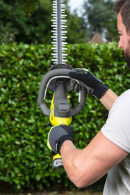 Nůžky na živý plot Ryobi RY18HT55A-0 (bez baterie) 

 obrázek produktu 2 z 4