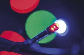 Vánoční osvětlení EMOS 240 LED, 24m, řetěz, vícebarevná, časovač, i venkovní použití 

 obrázek produktu 2 z 8