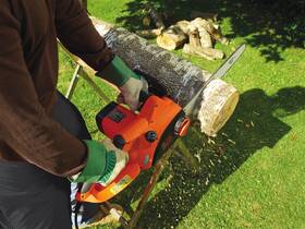 Řetězová pila Black-Decker CS2040 

 obrázek produktu 2 z 7