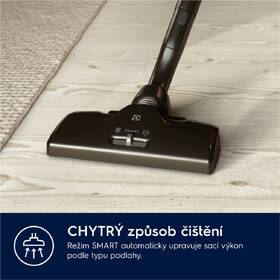 Podlahový vysavač Electrolux PD82-ANIMA červená barva
