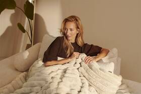 Vyhřívací deka Duux DXOB01 Yentl Cuddle 200 x 200 cm béžová

 obrázek produktu 2 z 7
