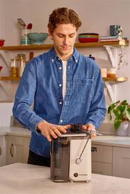 Odšťavňovač RUSSELL HOBBS Juice Luxe Stone 28770-56 béžový

 obrázek produktu 9 z 21