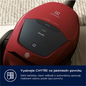 Podlahový vysavač Electrolux PD82-ANIMA červená barva
