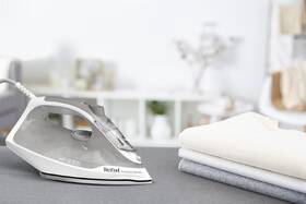 Žehlička Tefal FV2863E1 
