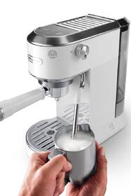 Pákový kávovar De'Longhi EC890.WI bílá barva
