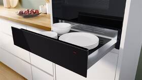 Ohřevná zásuvka Bosch BIC7101B1 černá barva
